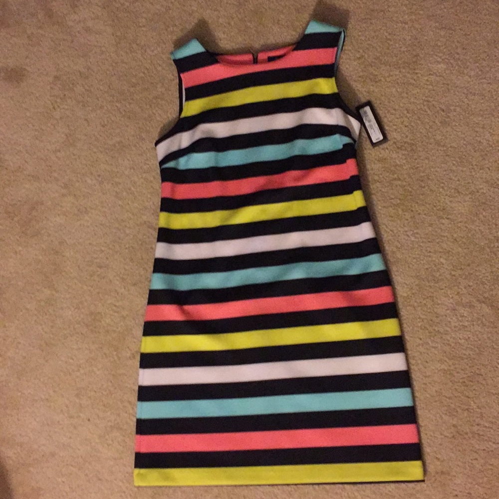 New Worthington stretchy knee length dress Sz. Med